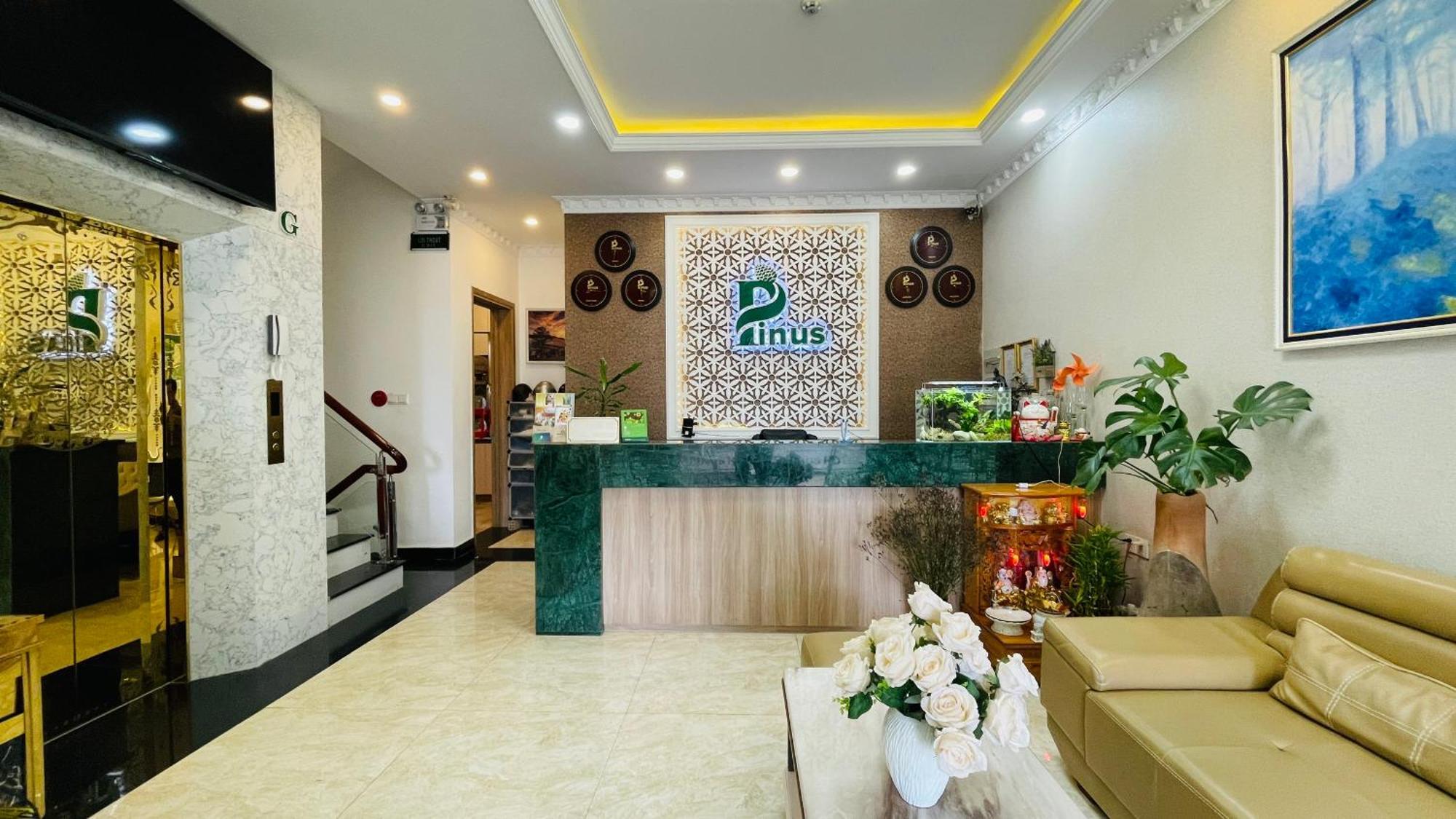 Pinus Hotel Dalat Exteriör bild