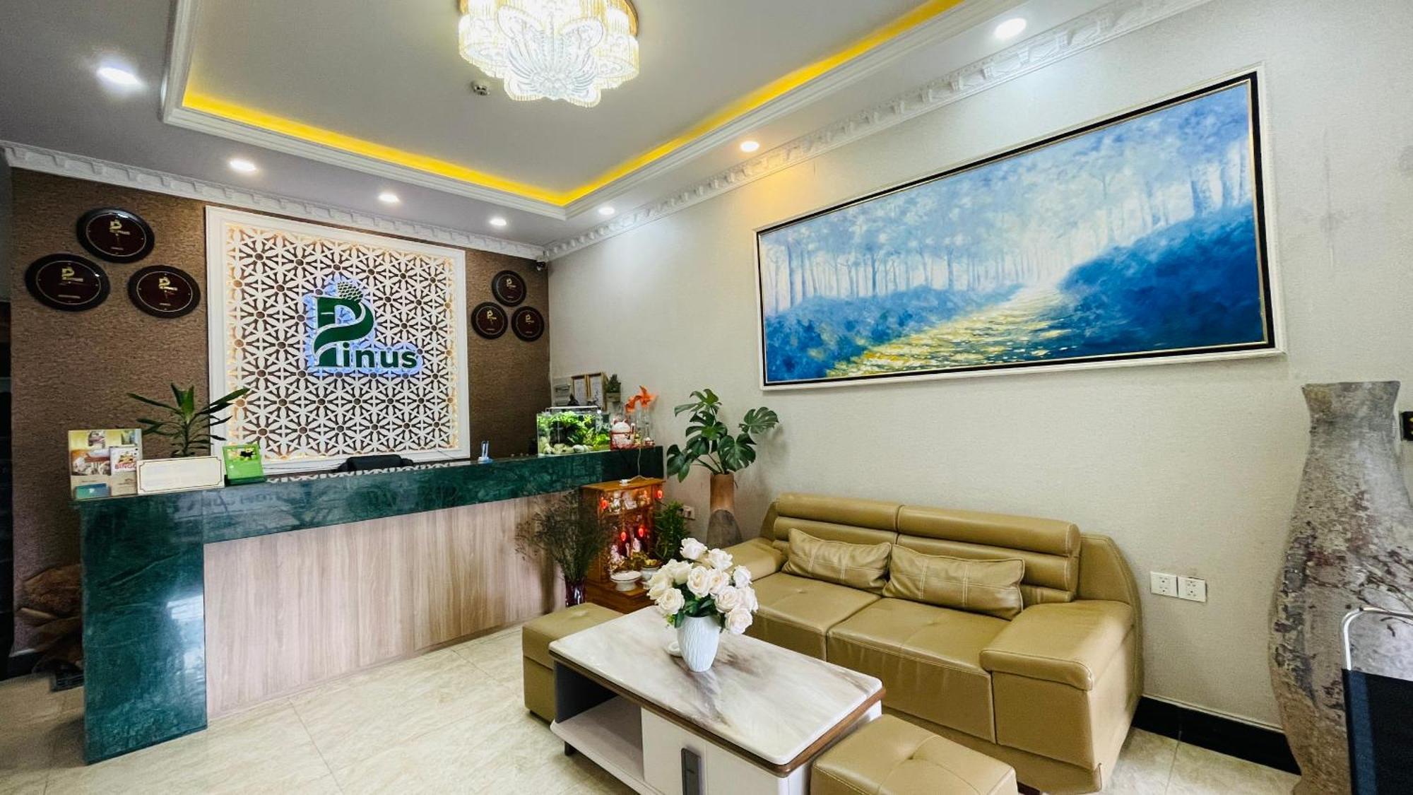 Pinus Hotel Dalat Exteriör bild